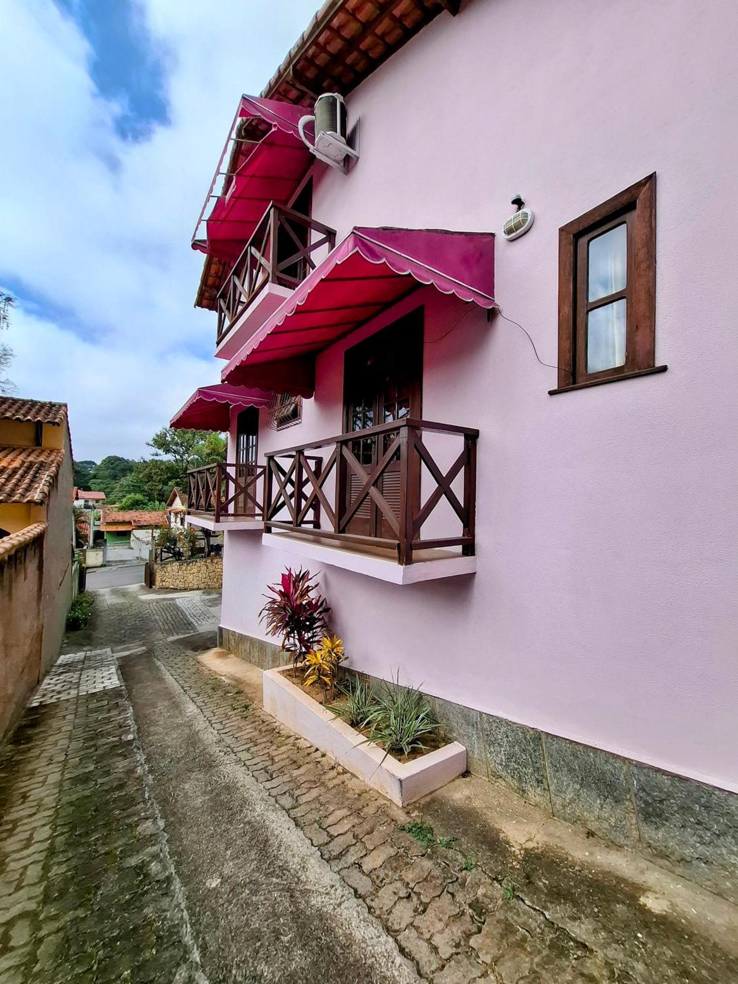 Casa Rosada Seu Refugio Na Serra Мигел Перейра Екстериор снимка